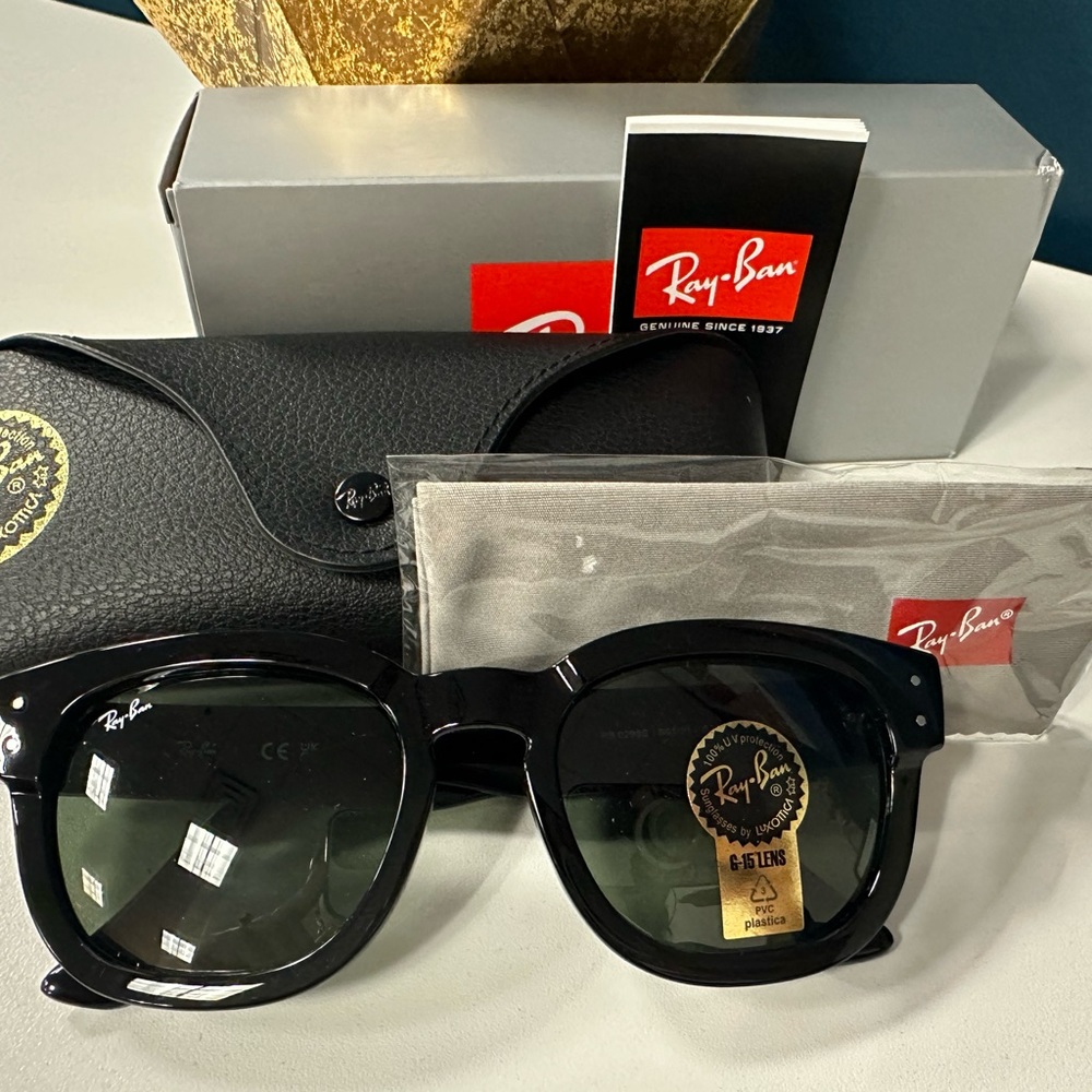 Ray-Ban Mega Hawkeye